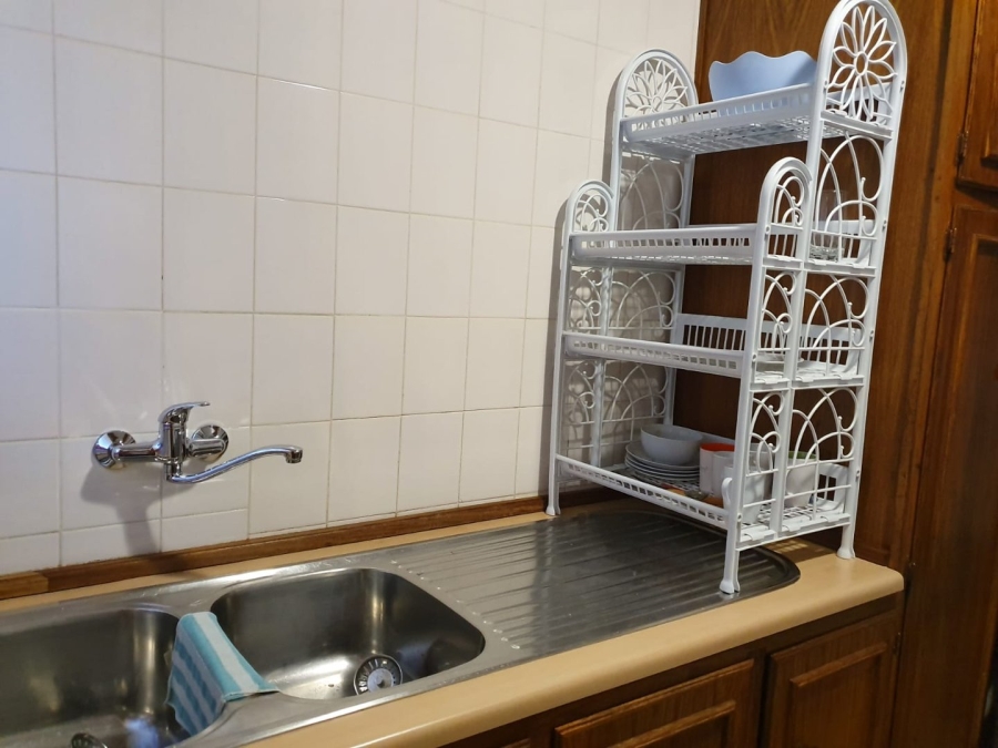 6 Bedroom Property for Sale in Flimieda North West